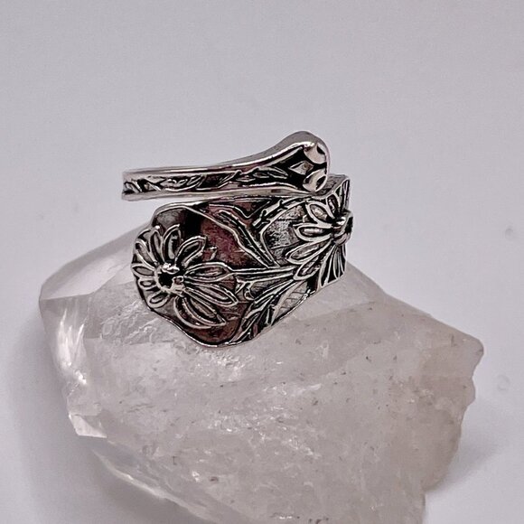 Boho Single Large Daisy or Sunflower Adjustable Spoon Ring #1311 - Picture 3 of 9
